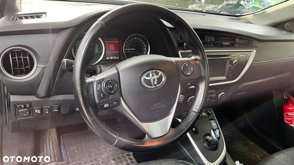 Toyota Auris - 13
