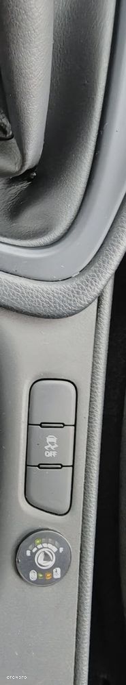 Toyota Yaris - 12