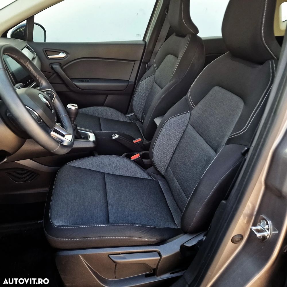 Renault Captur MHEV 140 Techno - 11