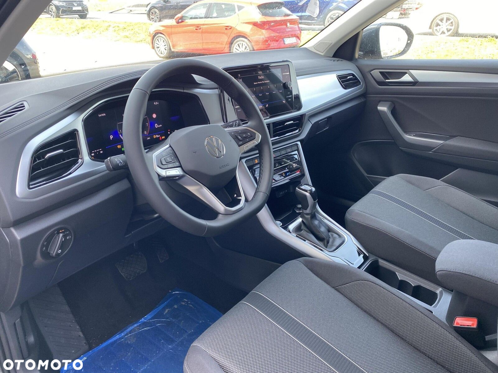Volkswagen T-Roc - 11