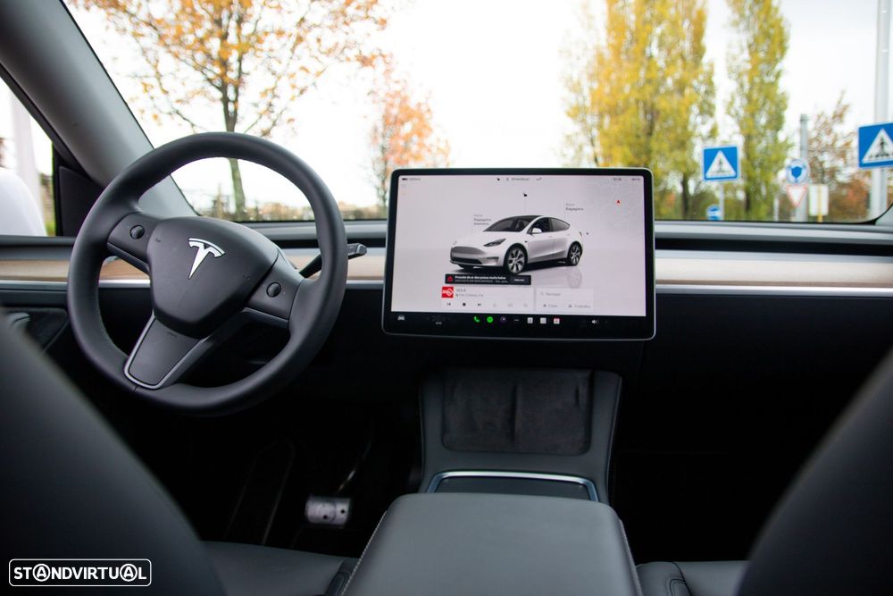 Tesla Model Y RWD - 10