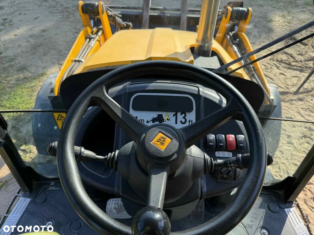 JCB 3cx - 8