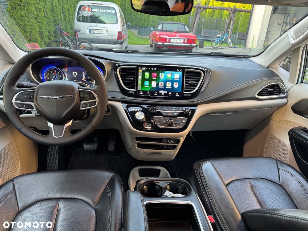 Chrysler Pacifica - 24