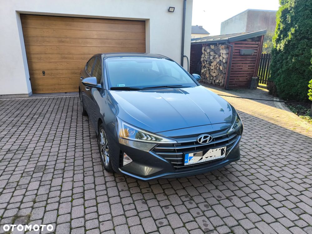 Hyundai Elantra - 4