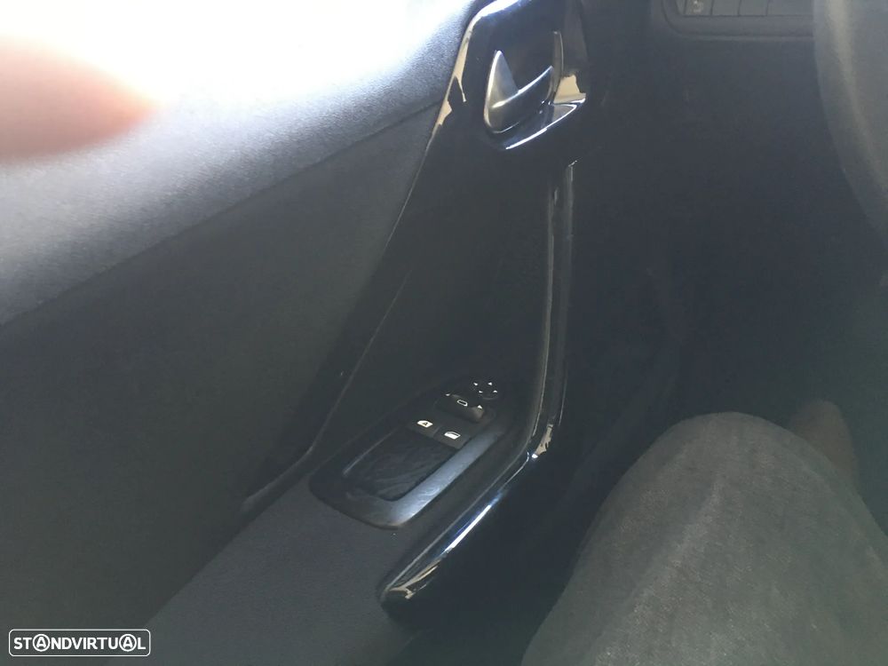 Peugeot 208 PureTech 82 Active - 12