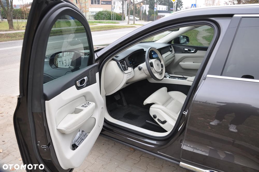 Volvo XC 60 T8 AWD Recharge Polestar Engineered - 8