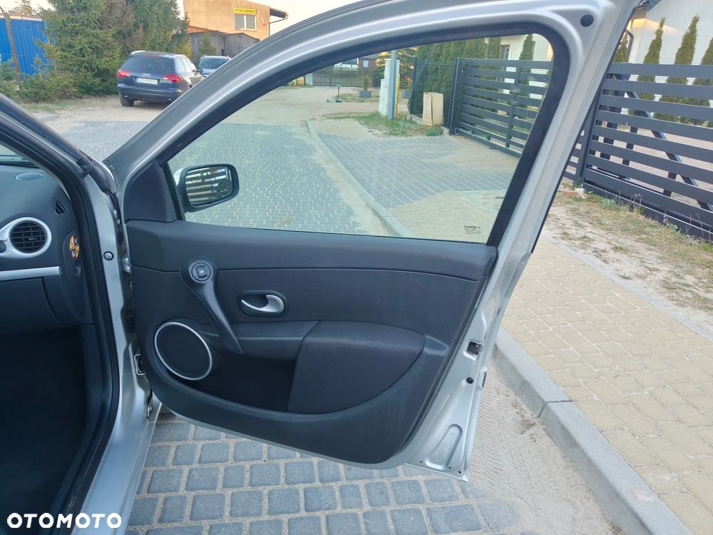 Renault Clio 1.2 TCE Authentique - 21