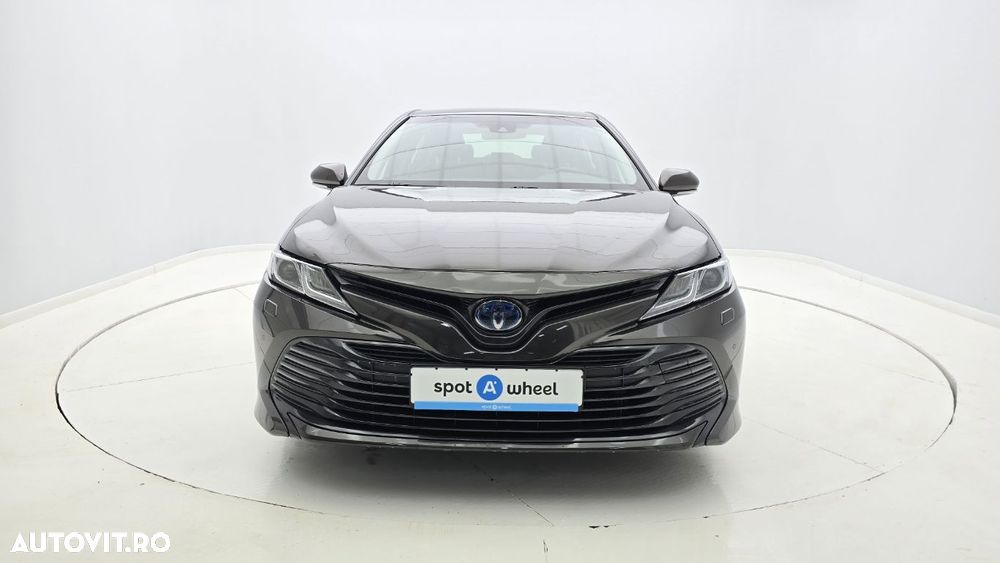 Toyota Camry - 5