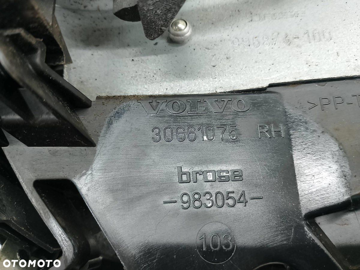 ZAMEK DRZWI PRAWY TYŁ VOLVO S80 II ( 07-13 ) 30661075  986922-105 - 9