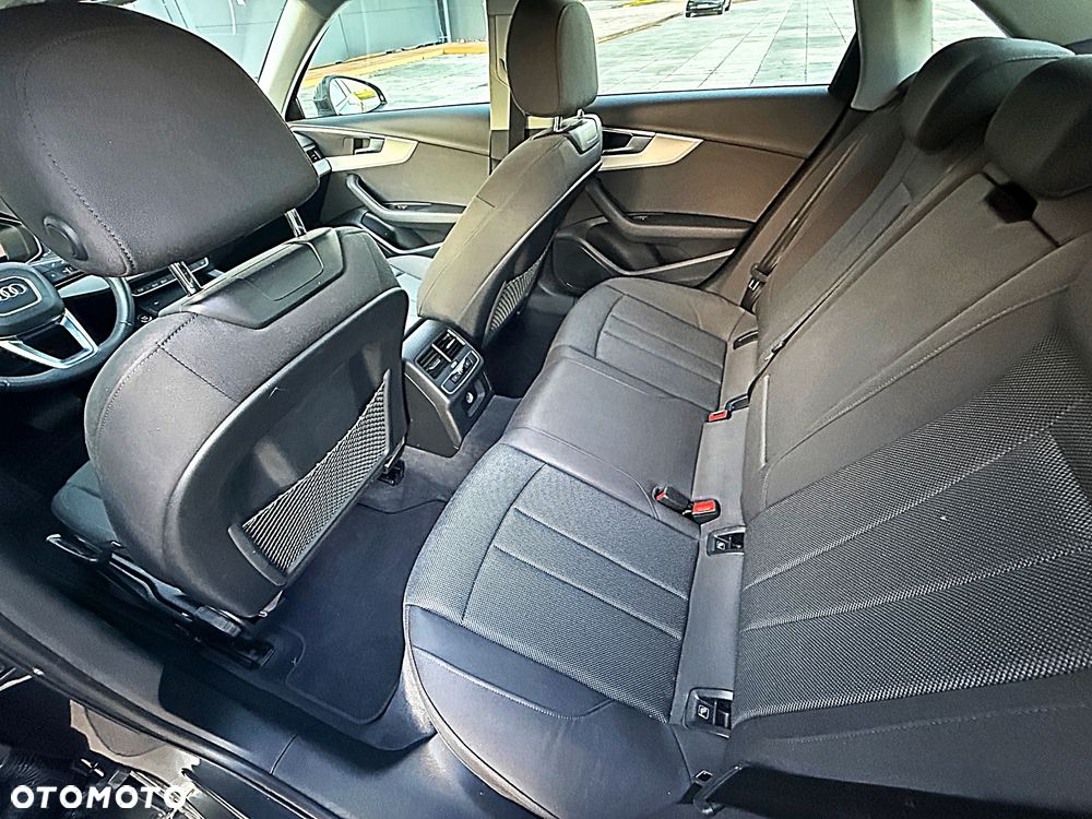 Audi A4 Limousine - 13