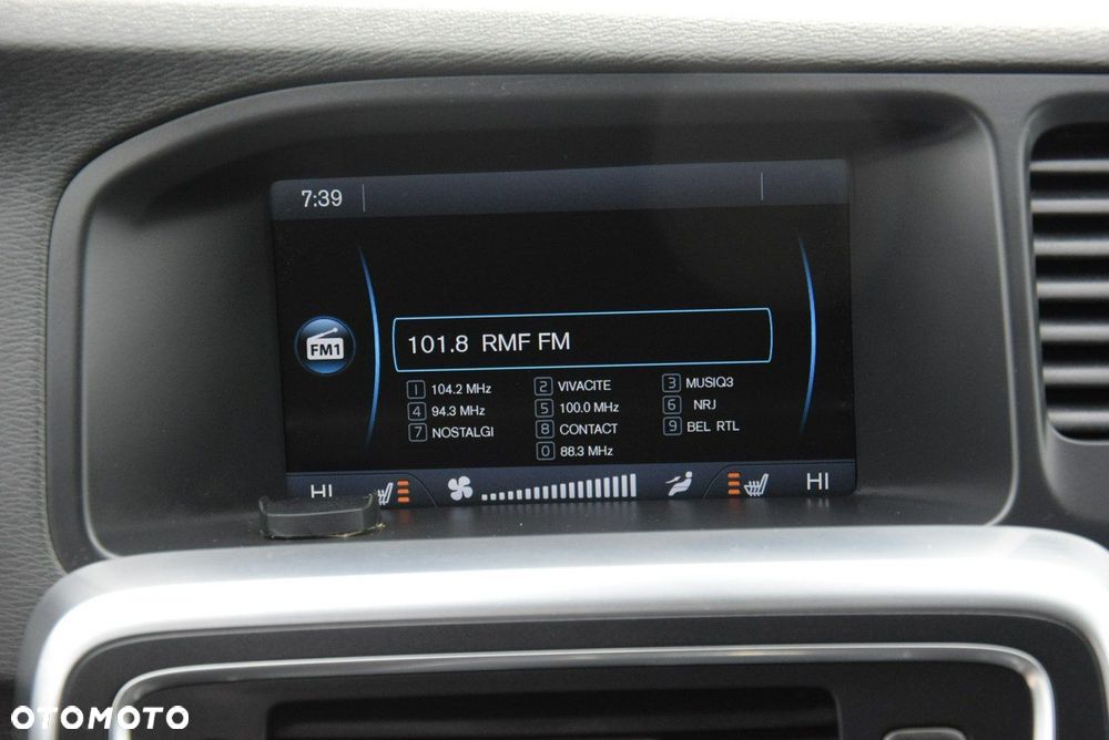 Volvo V60 D4 Momentum - 29