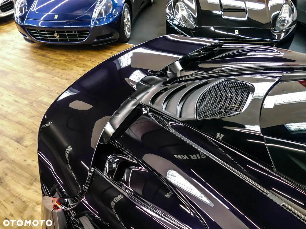 McLaren 720S Coupe - 23