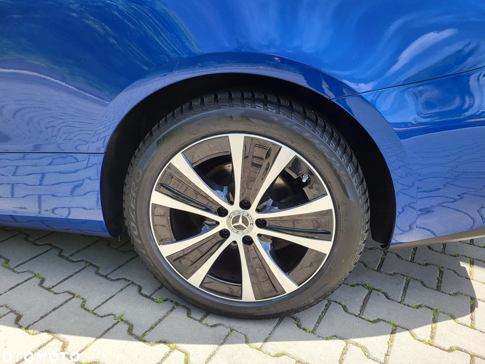 Mercedes-Benz Klasa E 200 Coupe 4-Matic 9G-TRONIC - 26