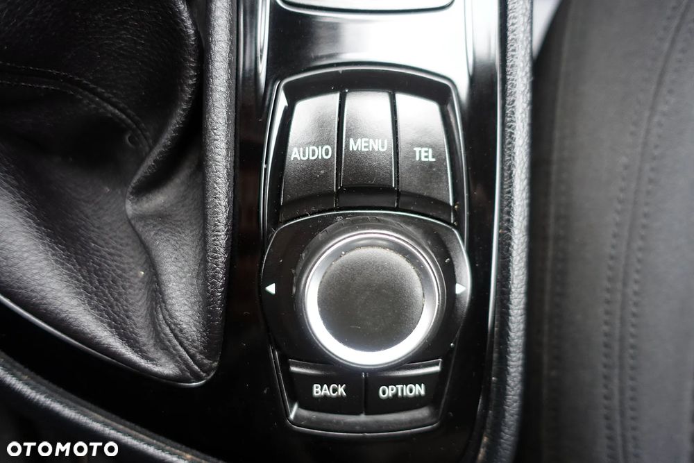BMW Seria 2 218d Advantage - 30