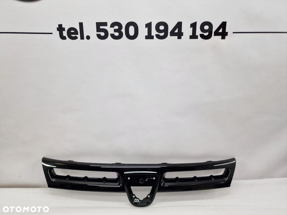 DACIA DUSTER I 10-13 NAKŁADKA CZARNA LAKIEROWANA / ATRAPA / GRILL PRZEDNI PRZÓD , NR 620789130R , NR AUKCJI GL223 - 1