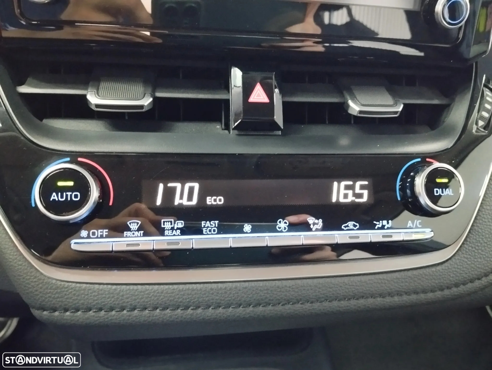 Toyota Corolla SD 1.8 Hybrid Comfort - 29