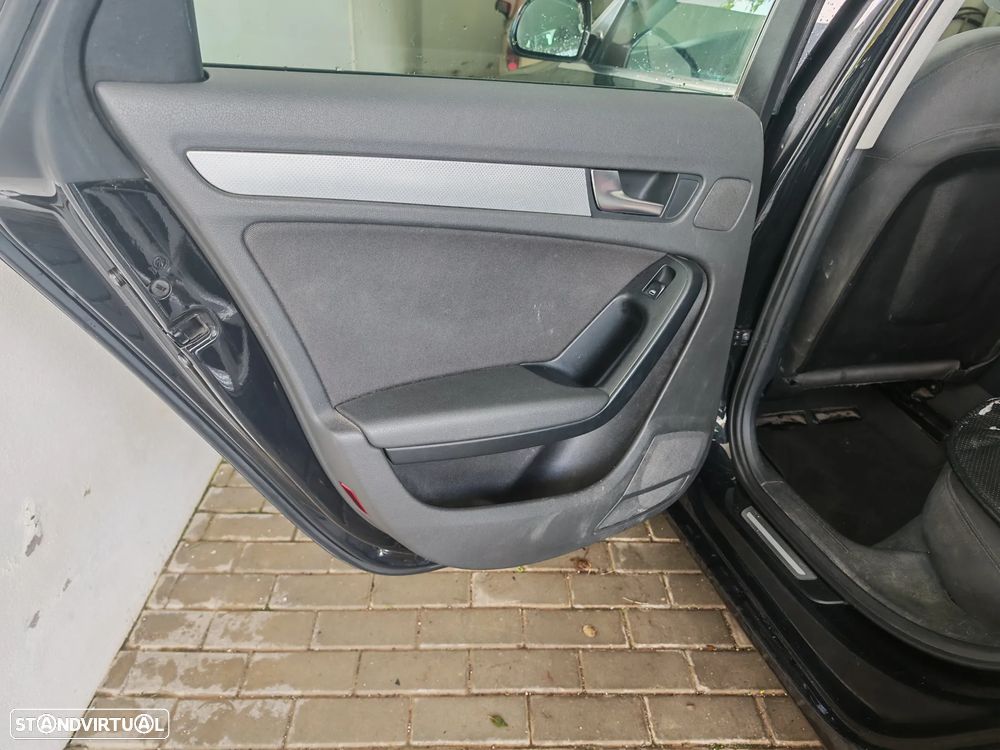 Audi A4 Avant 2.0 TDI - 8