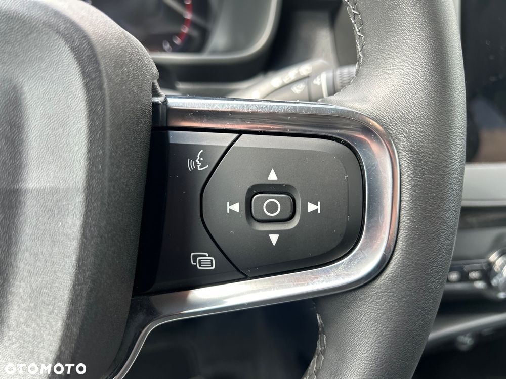 Volvo XC 40 T2 Essential - 12