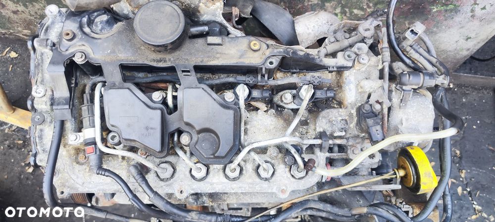 Silnik Opel Vivaro 2.0 Dci na części  cena dotyczy wtrysków silnik jest cały - 1