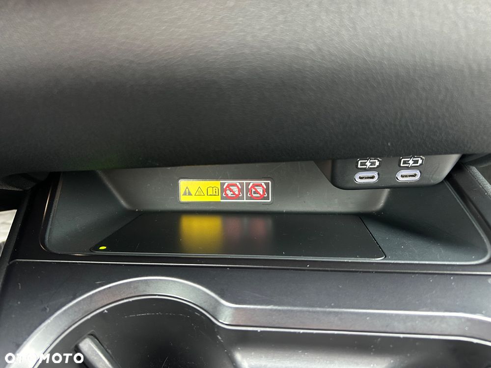 Lexus UX 250h F SPORT - 17