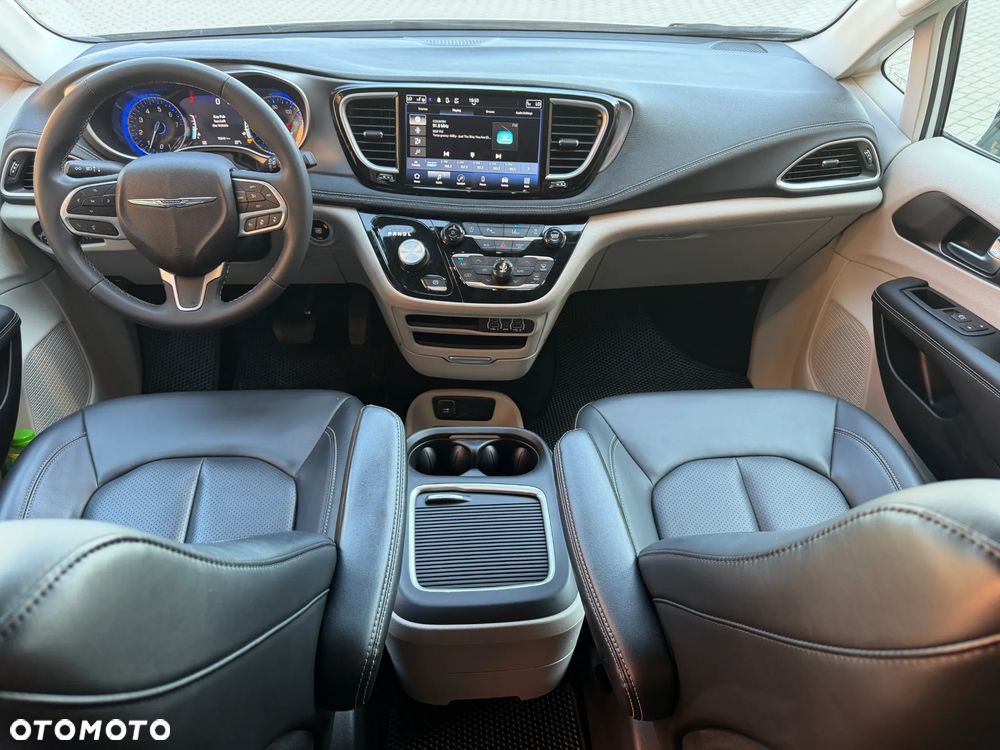 Chrysler Pacifica - 23