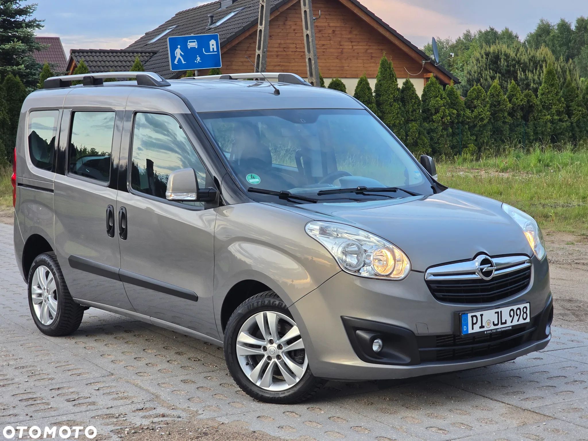 Opel Combo Tour 2.0 CDTI Cosmo - 1
