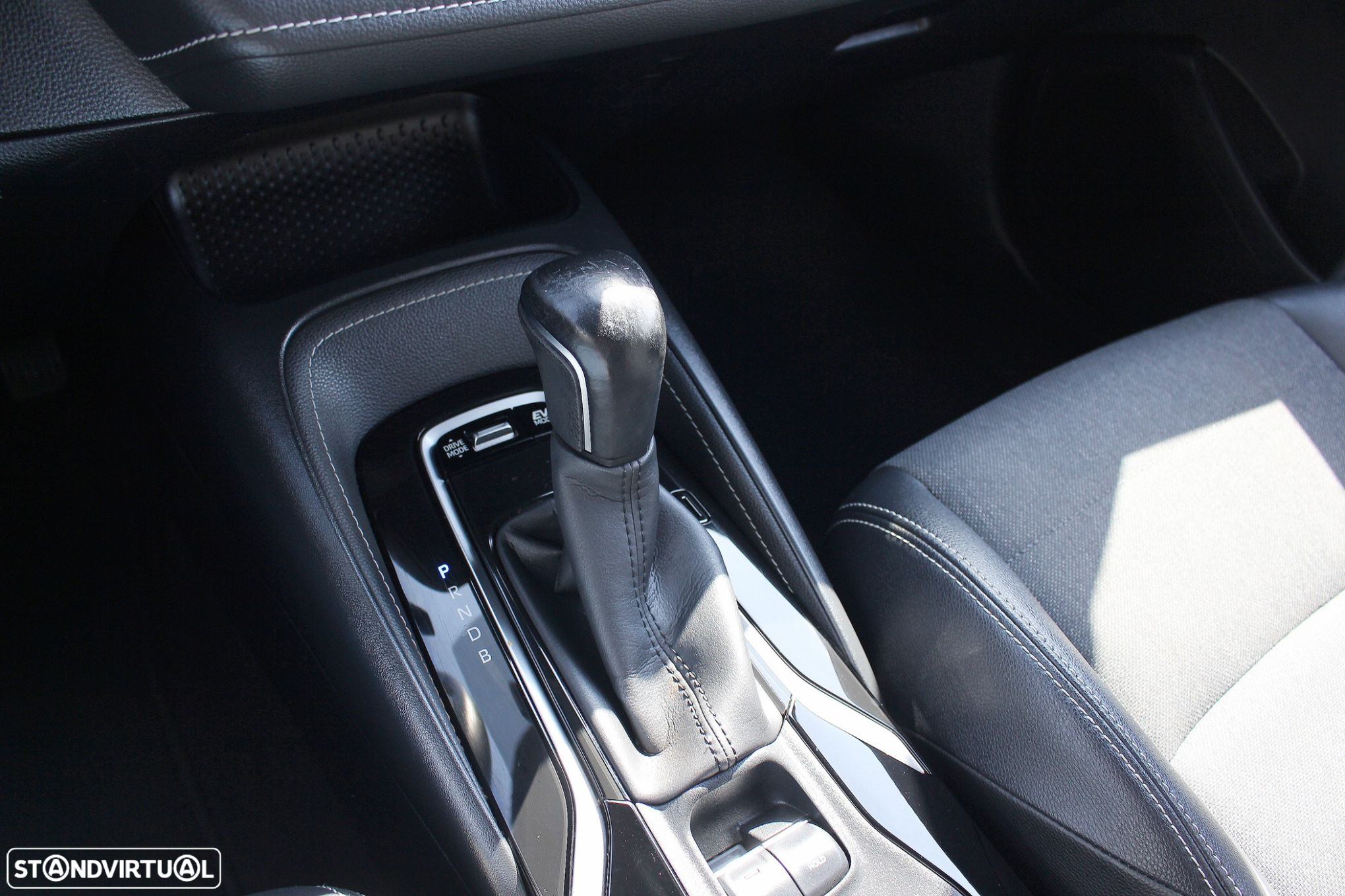 Toyota Corolla Touring Sports 1.8 Hybrid Exclusive - 28