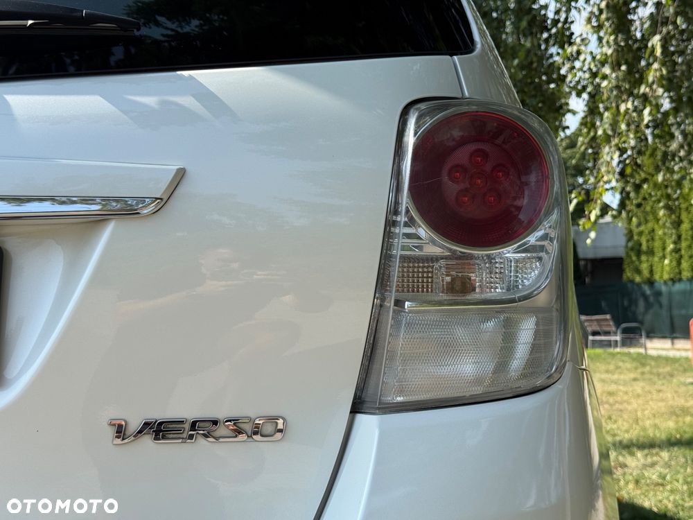 Toyota Verso 2.0 D-4D Prestige - 19