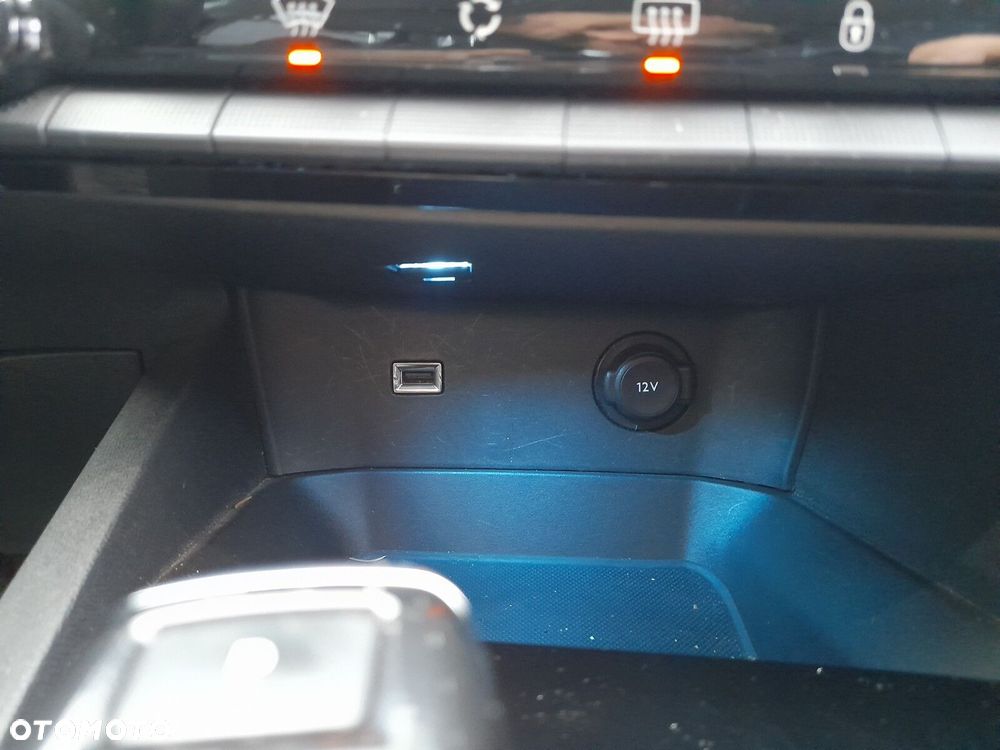 Peugeot 3008 1.2 PureTech Allure S&S EAT8 - 29