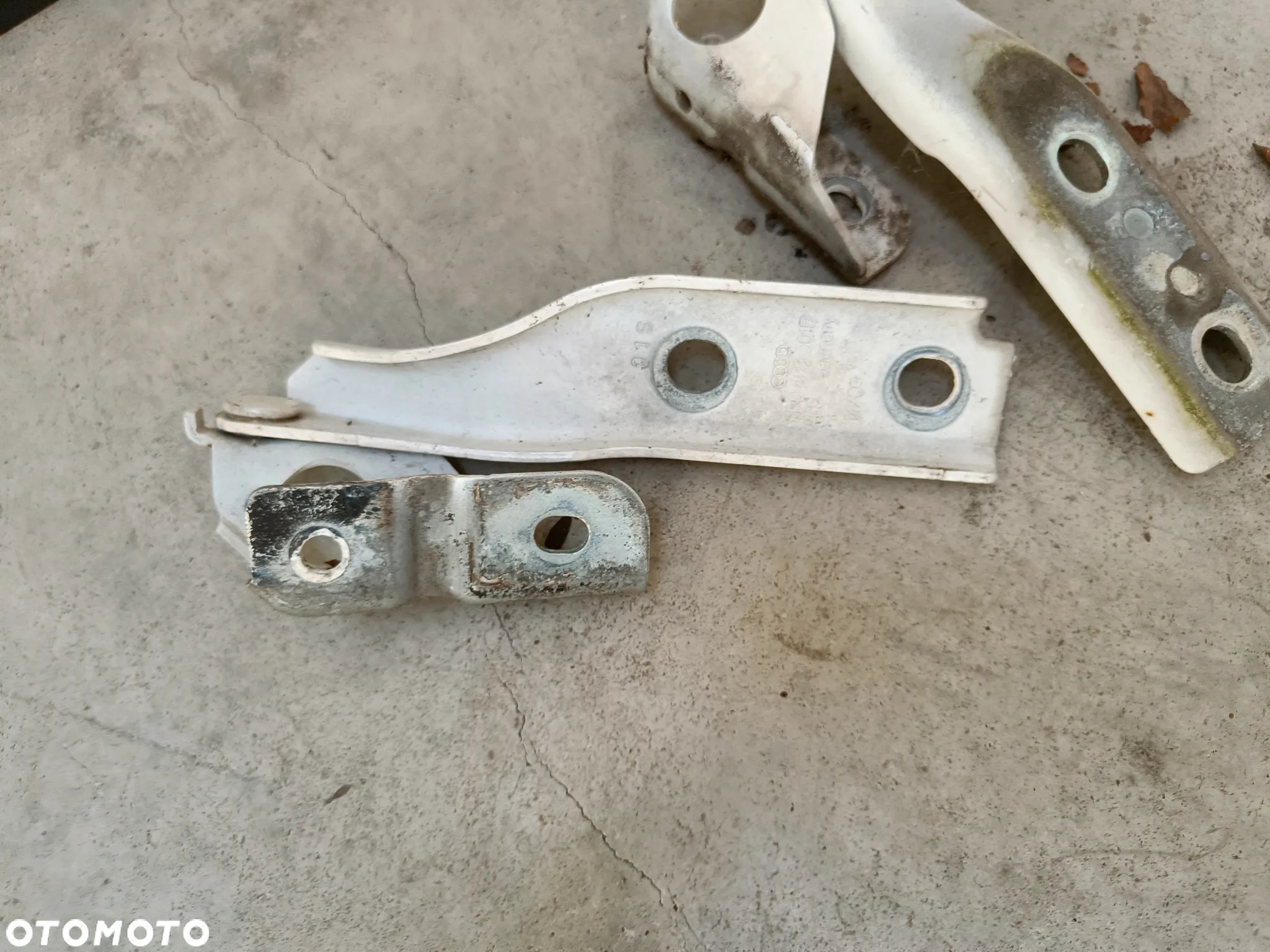 Zawiasy Maski Audi A3 8P Lewy Prawy 8P0823302B 8P0823301B - 2