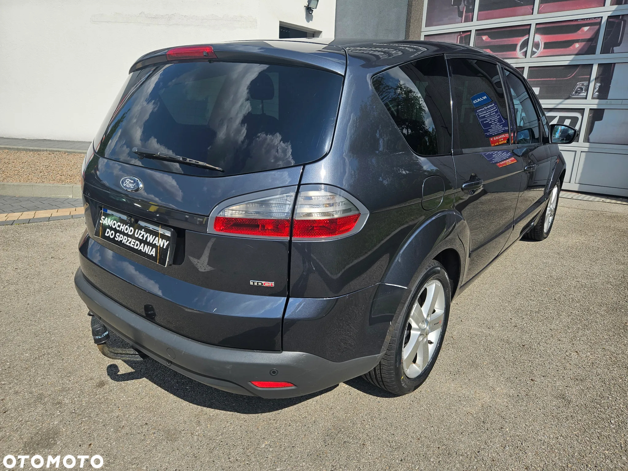 Ford S-Max - 17