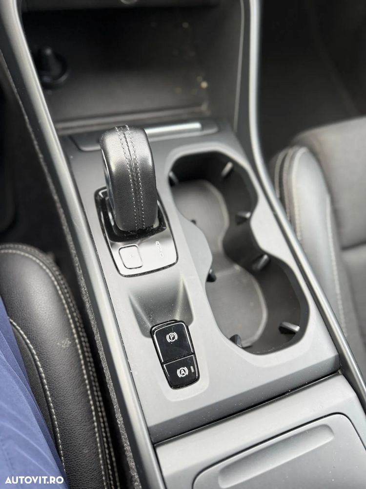 Volvo XC 40 D4 AWD Geartronic Momentum - 29