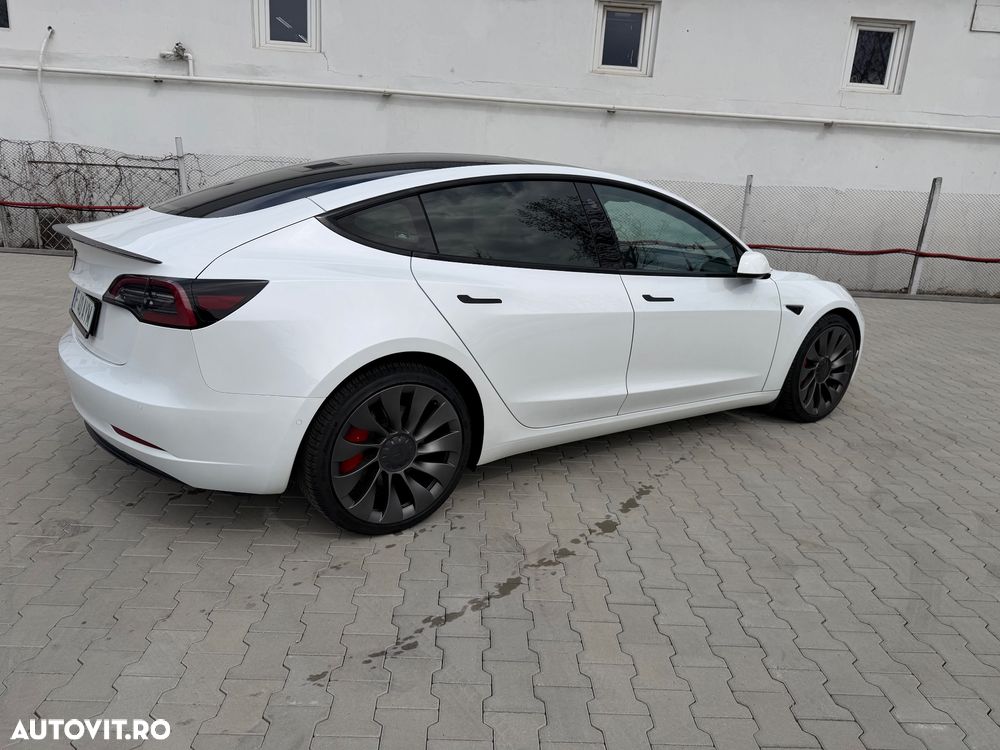 Tesla Model 3 - 8