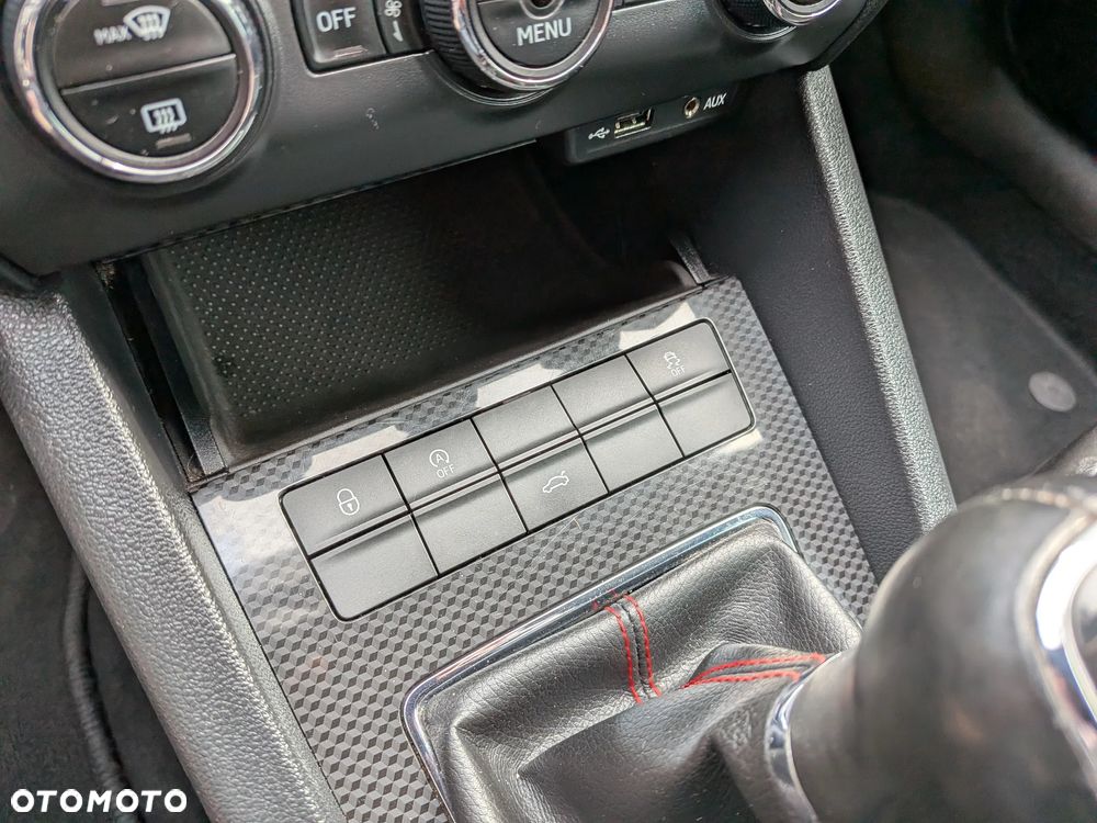 Skoda Octavia 2.0 TSI RS - 19