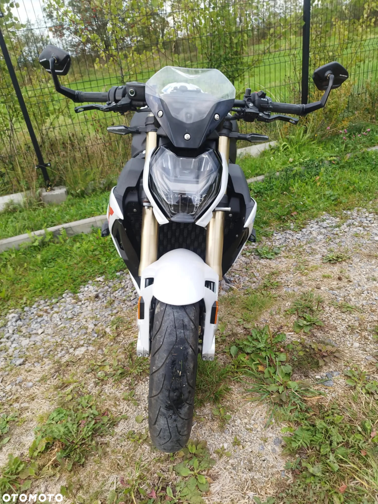 BMW S - 4