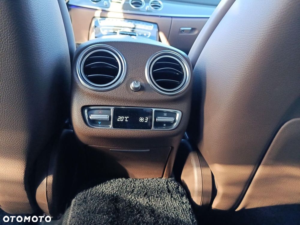 Mercedes-Benz Klasa E 43 AMG 4-Matic - 26