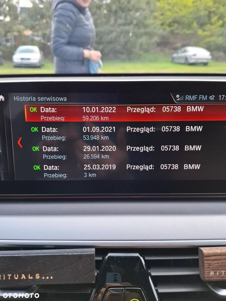 BMW 6GT - 24
