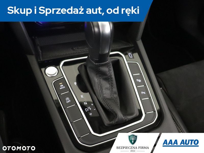 Volkswagen Passat - 15