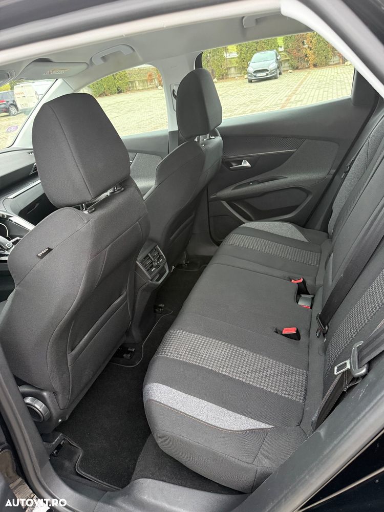 Peugeot 3008 1.2 PureTech 130 EAT8 Allure Pack - 11