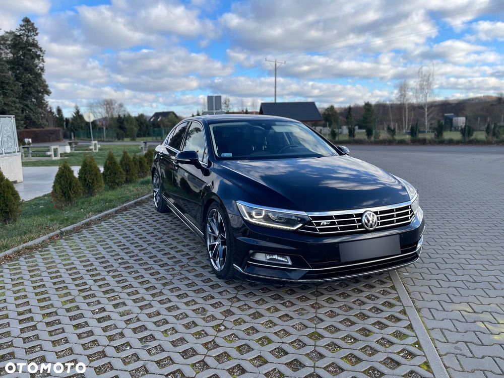 Volkswagen Passat - 1