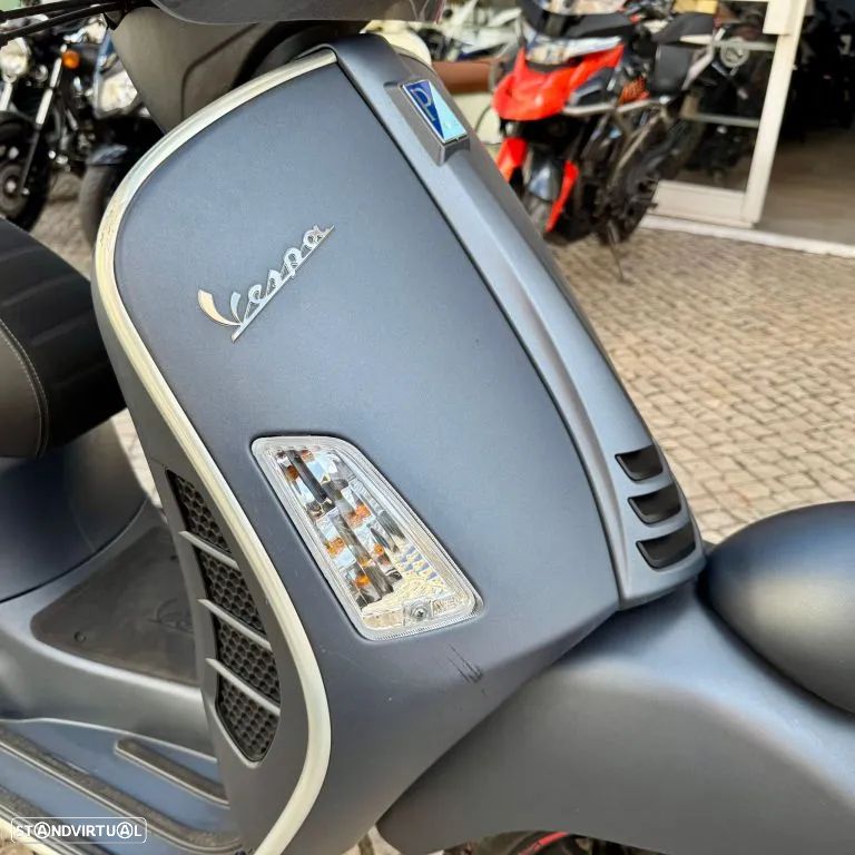Piaggio Vespa GTS 300 - 10