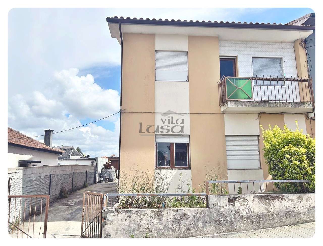 Moradia Bifamiliar com logradouro terreno e anexos 7 caminhos Gondomar - Grande imagem: 3/14