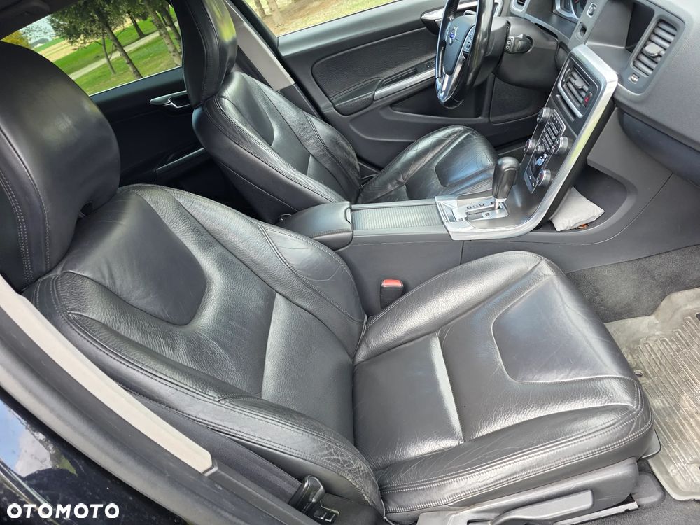Volvo V60 D4 Geartronic Momentum - 17
