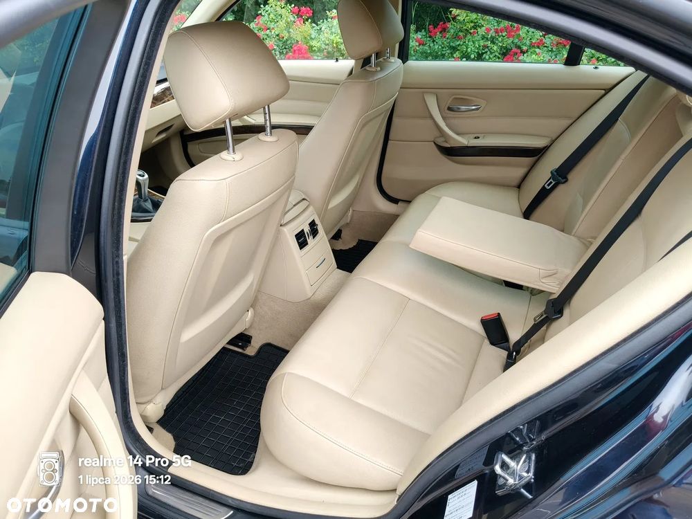 BMW Seria 3 318i - 8