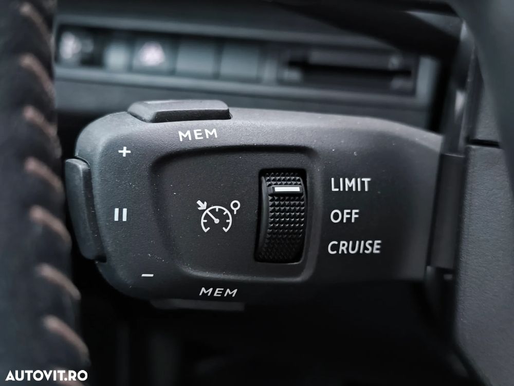 Peugeot 5008 PureTech 130 EAT8 Stop & Start Active Business-Paket - 24