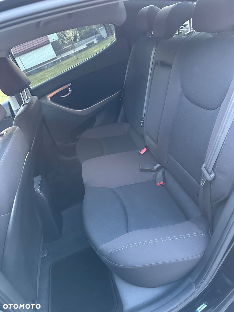 Hyundai Elantra 1.6 Comfort - 31
