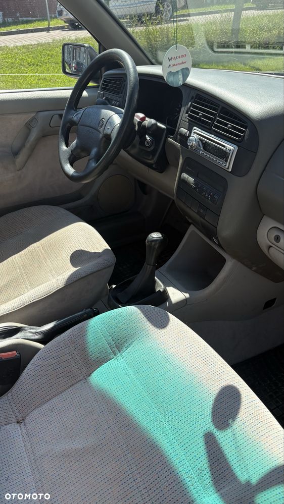 Volkswagen Vento - 8