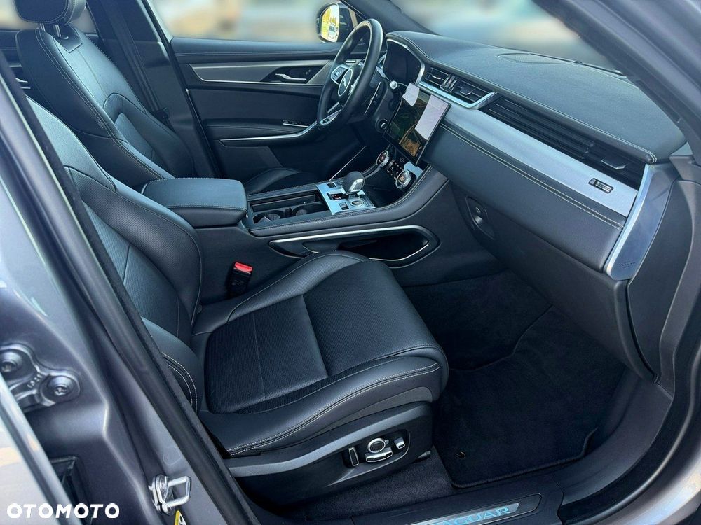 Jaguar F-Pace - 21