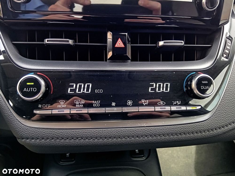 Toyota Corolla 1.8 Hybrid Comfort - 17