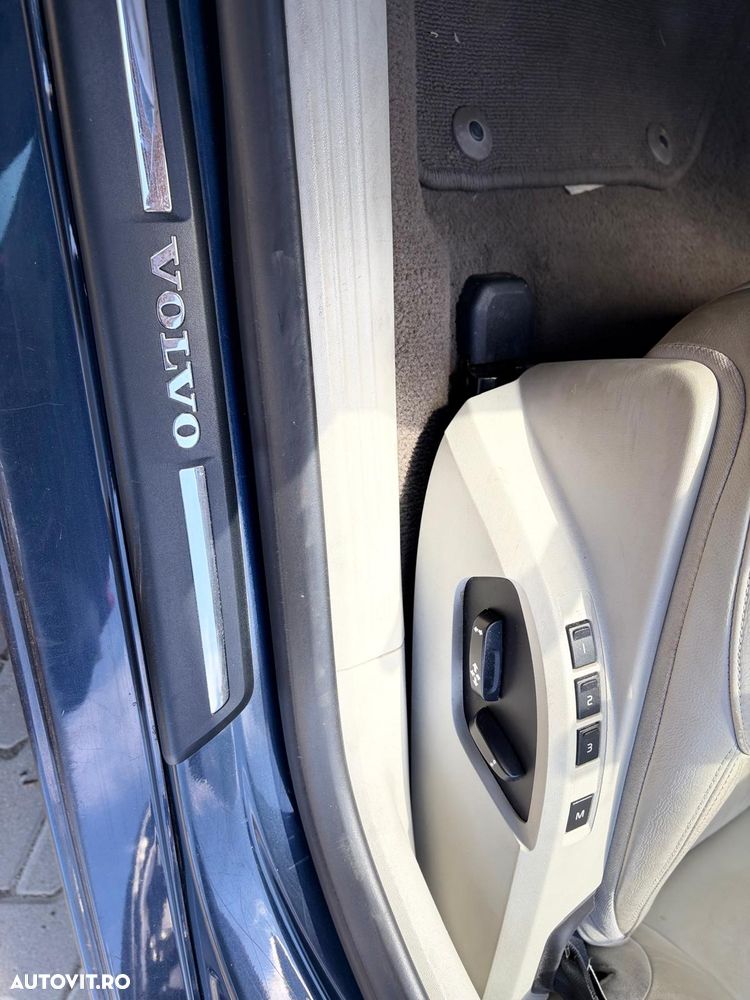Volvo V40 D4 VEA R-Design - 12
